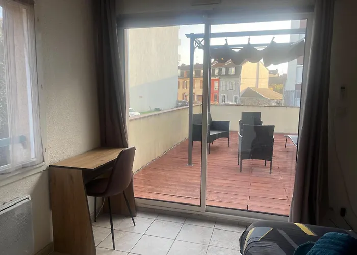 Studio Climatise Et Grande Terrasse Tarbes Centre